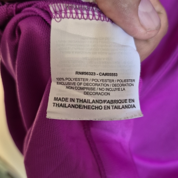 Nike Golf Women's Fuchsia Button Down Shirt - Picture 4 of 4